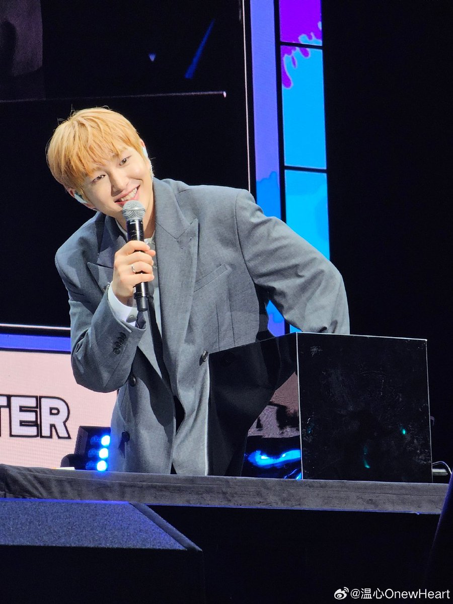 온유 #ONEW #オニュ@SHINee @ONEW_GRIFFIN