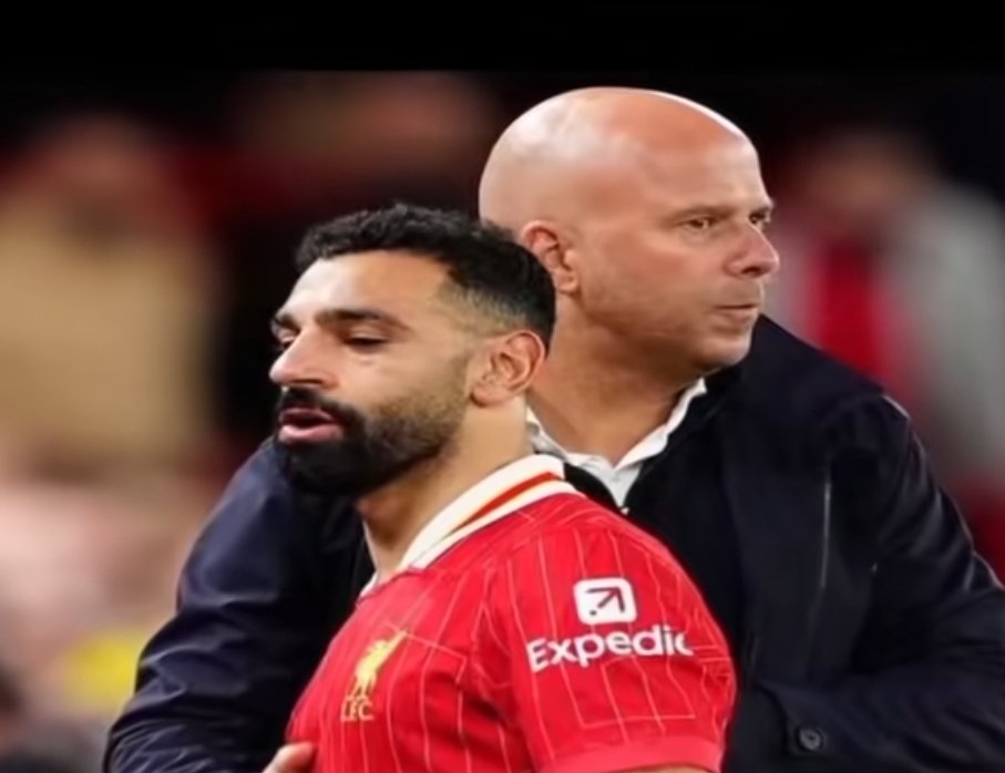 ماذا لو ( اعوذ من كلمة لو ) عاد معتذرا" ، ورجع المدرب سلوت واعتذر لصلاح، واستمر اللعب في ناديه ، او اقيل المدرب (الارجح) هنا ستغلق الافواه ، وستقف السماسره لترويج اللاعب ليلعب في نادي ما في دوري ما ..  رسالة فقط لمن يهمه الامر ... 
#محمد_صلاح