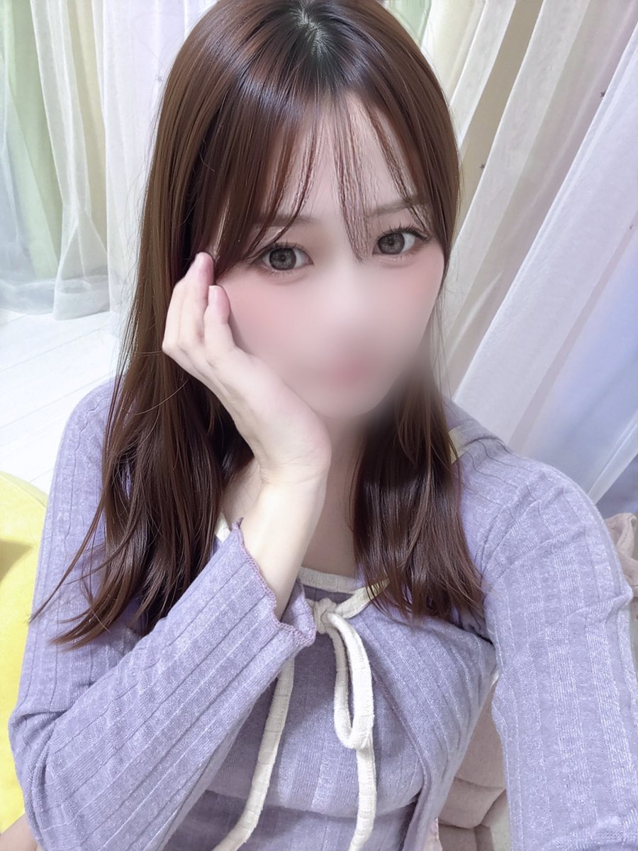 _vYuNav_'s tweet photo. 髪色変えようかなぁ…何色が似合うと思いますか??👧🏻💗 https://t.co/PLfJWUvDcr
