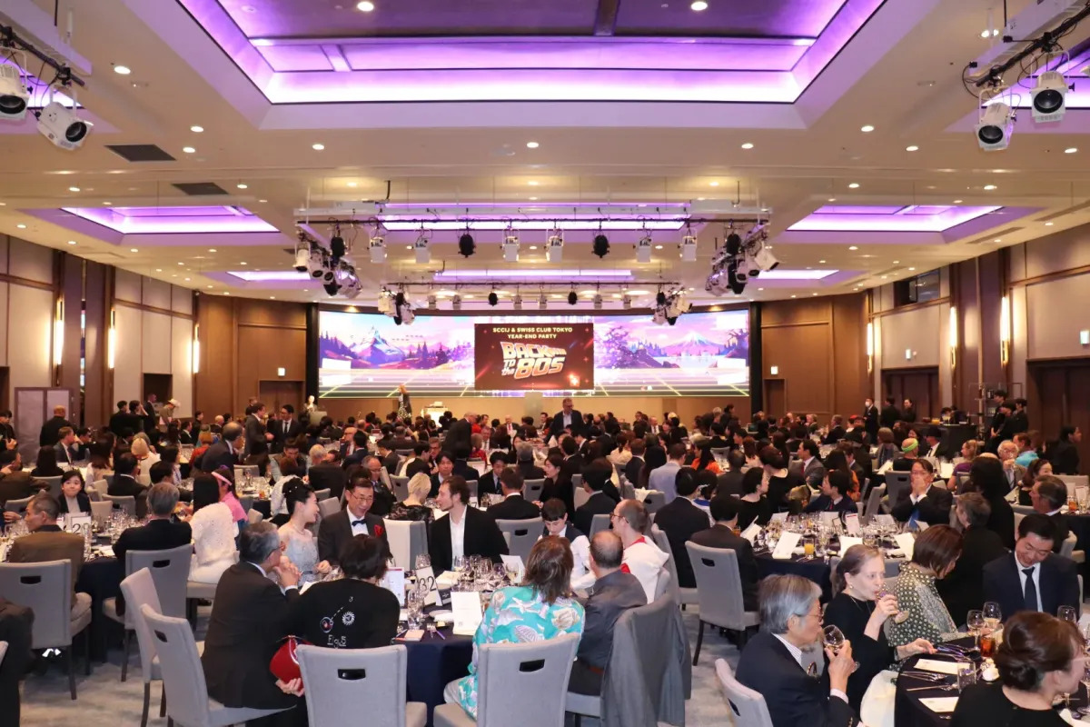 SwissClub_TYO's tweet photo. Some impressions from another fabulous Year End Party, co-organized with the Swiss Chamber of Commerce and Industry in Japan.
Our theme this year was “Back to the 80s,” and plenty of guests really went for it — big hair, flashy colors, and all. https://t.co/5NhHdaPQRz