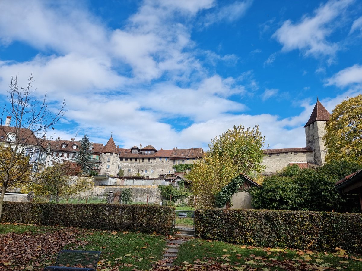 MarcBuergi's tweet image. #Heimat
Heimat heisst Zugehörigkeit und Sicherheit. Hier fühlen sich Menschen geborgen. Zu Hause. Schau zu deiner Heimat, deine Vorfahren haben sie dir aufgebaut. Und deine Nachfahren dir nur geliehen. Lebe ihre Kultur und pflege ihre Traditionen.

#Identität
Sei du selbst. Sei