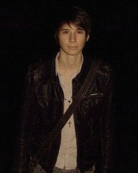 wearing the fucking rosary😭😭 this is latino catholic dan idgaf!!!!!!!!!!!!!!