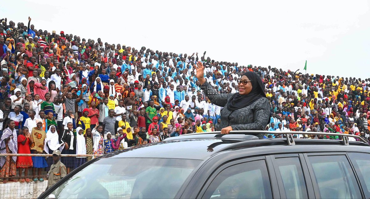 Kheri ya Miaka 64 ya Uhuru wa nchi yetu.

Tunamshukuru Mwenyezi Mungu Mtukufu kwa hatua hii kubwa. Tunapoadhimisha siku hii muhimu, tukumbushane umuhimu wa kuendelea kulinda tunu za Taifa letu za amani, umoja na mshikamano. Tunu hizi ndizo msingi wa mafanikio ya safari yetu