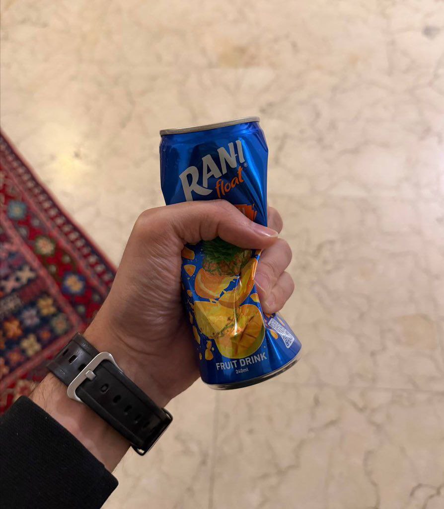 gil77da's tweet photo. حسم وقتی بهم میگه شب با دوستاش میخواد بره بیرون: https://t.co/zihGPtH2AO
