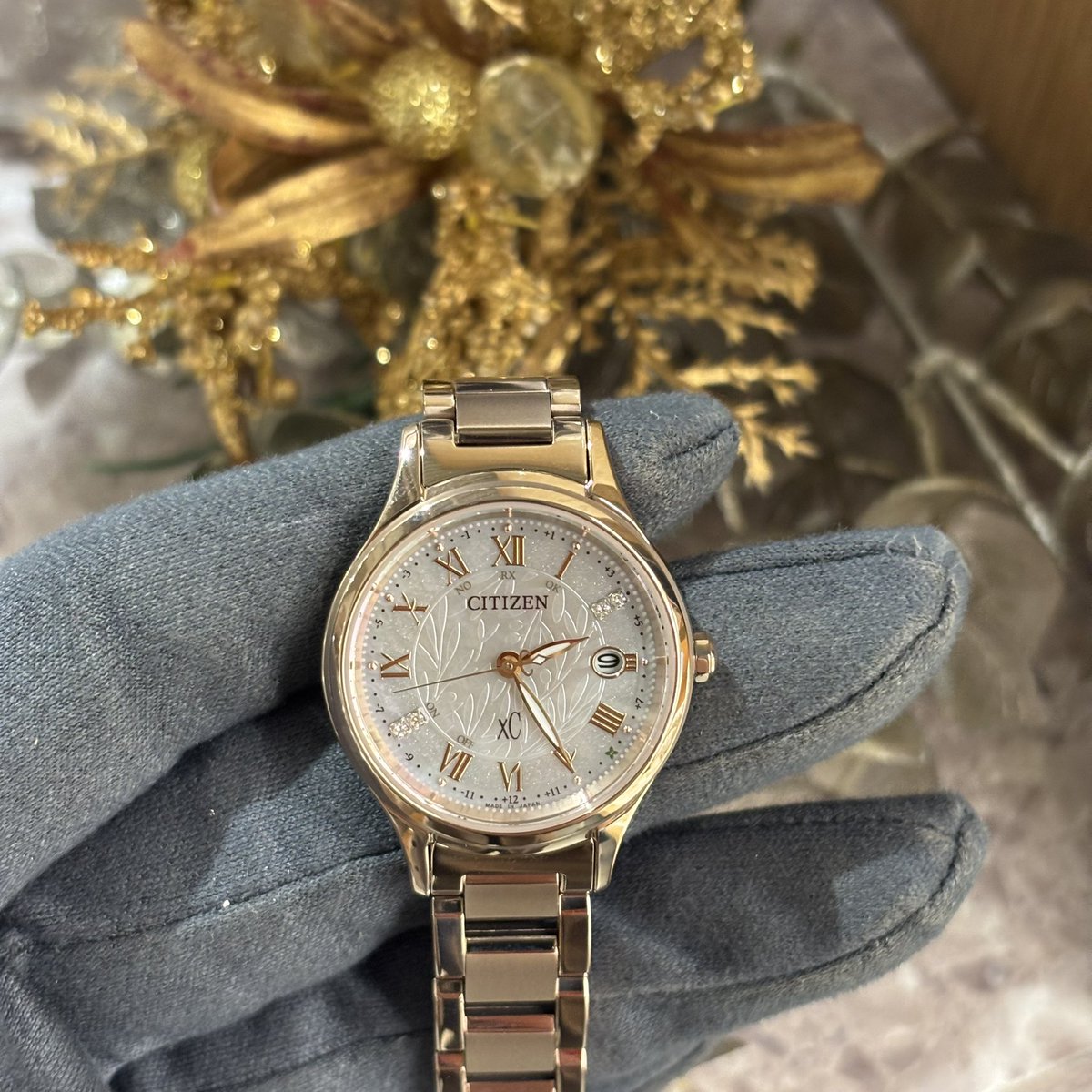 Threecbp's tweet image. 🌟CITIZEN XC Holiday Campaign🌟

2025/12/5（金）〜2026/1/12（月・祝）

期間中にCITIZEN XCをお買い上げの方に、オリジナルリップケースをプレゼント🎁

皆様、クリスマスプレゼントの準備はお済みでしょうか？🎅🌲

クリスマスプレゼントにぴったりなXC是非店頭でご覧ください！！✨