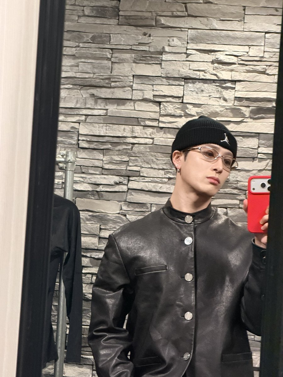 JacksonWang852's tweet image. Thank you for being there and supporting and coming to show love in
 #LA &amp;amp; #Chicago ❤️👅💋
I wish I can have more time with you guys
Hope you guys enjoyed the show
I’m blessed to have you all
#kissfmjingleball
#iheartjingleball 
Can’t wait until North America tour next year
That…