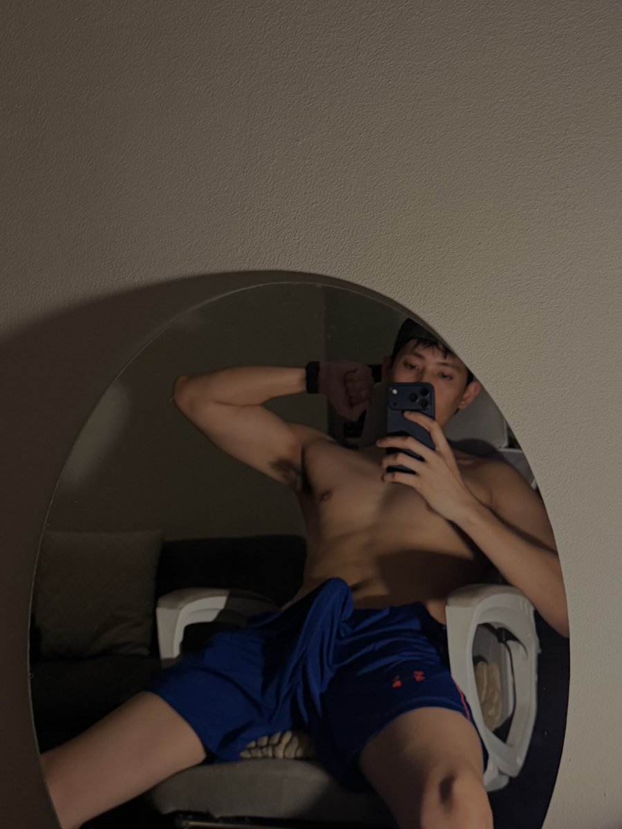 princeknji's tweet photo. help me ✊🏼💦? https://t.co/x93jjor6Bt