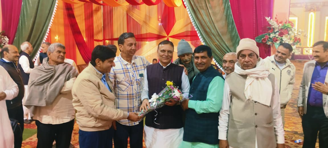विगत दिवस बहादुरगढ़ विधानसभा क्षेत्र के विभिन्न स्थानों पर आयोजित वैवाहिक समारोहों में सहभागिता कर नवविवाहित जोड़ों एवं परिजनों से आत्मीय भेंट हुई।

नवदम्पतियों को सुख, समृद्धि और मंगलमय दाम्पत्य जीवन हेतु हार्दिक शुभकामनाएँ।

आप सभी का स्नेह और आशीर्वाद सदैव प्रेरणादायी है।