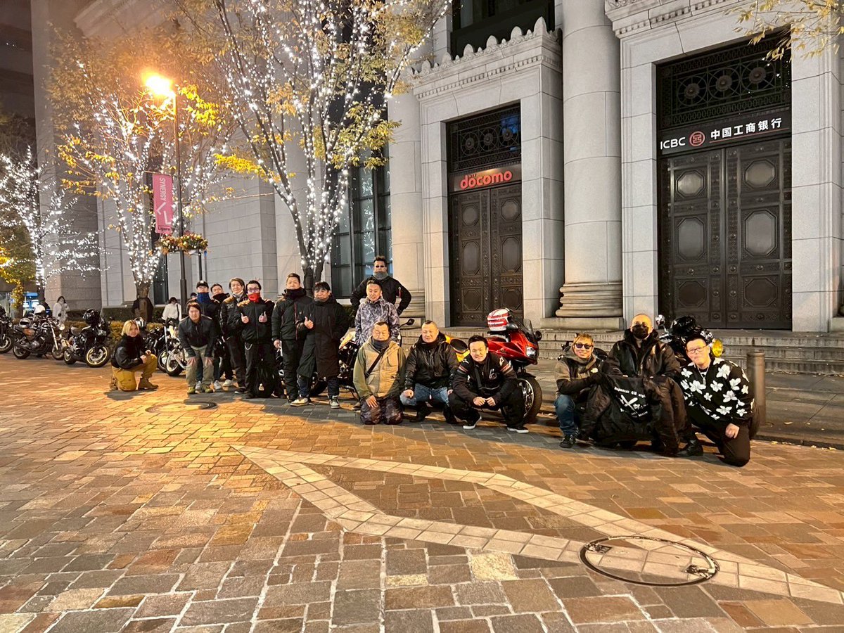 Kinu_Hornet's tweet photo. CB郡団2025年走り納め to Night !
今年も大変お世話になりました！
来年はCB郡団の兄弟分としてVTの集まり作ろうかな。。？
2026年はVT乗りの交流深めます！！

#cb郡団 
#vt250f 
#vt250fe
#vt250z 
#vtz250 
#バイク乗りと繋がりたい 
#走り納め 
#2025年 https://t.co/x9LRuZdhuC