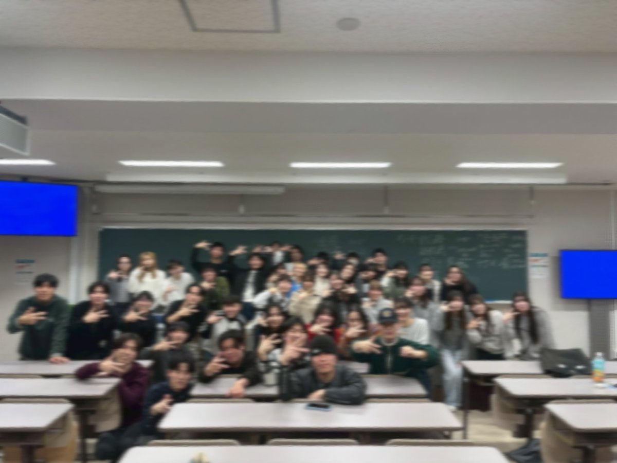 rits_koken's tweet photo. 【📝#こーけん活動記録 📝】

昨日の総会にて3回生は引退でした（ ;  ; ）

「 #広告研究会 というリソースを使いこなして、自分のやりたいことを達成する。」

広告大好き元会長がとっても素敵な言葉を贈ってくれました😭✨

今後もさらに面白い広告研究会へと進化していってほしいです🥰

#立命館 https://t.co/9l4LsYX9mJ