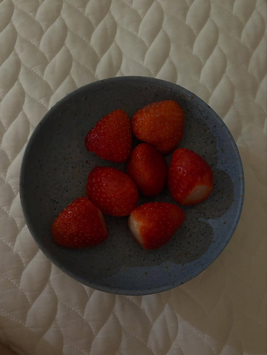 tee🏰 | おちぇん君🍓 rest tweet media
