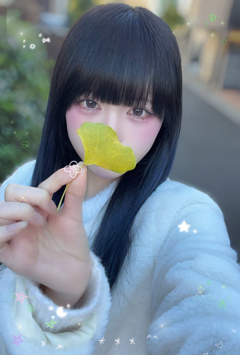 mo_2_o's tweet photo. チーク可愛いだろ https://t.co/zwWT0ccPoQ