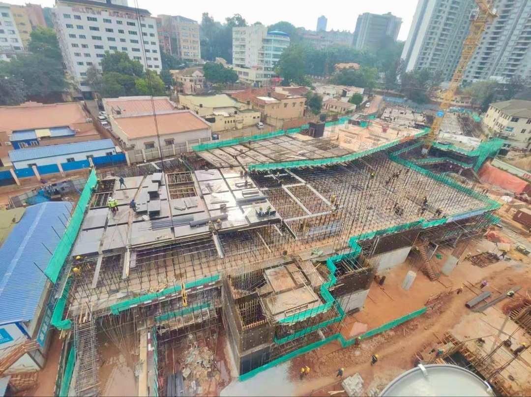 A skyscraper’s strength comes from its rigid core, steel skeleton, and deep piles anchored into the earth.

#Engineering #TallStructures #ConstructionTech