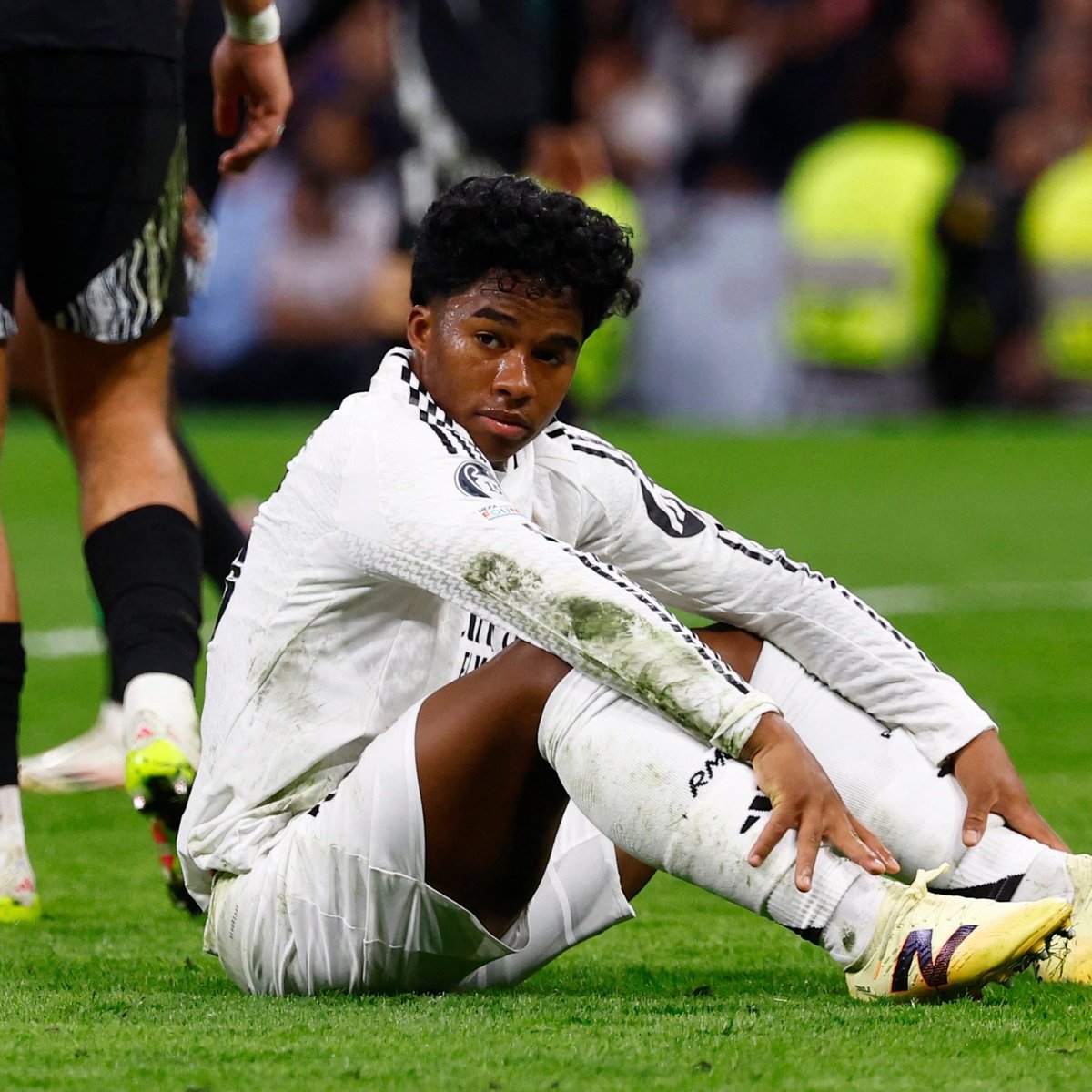 🚨 𝗝𝗨𝗦𝗧 𝗜𝗡: Real Madrid have now asked Endrick to hold off on booking his house in Lyon ahead of his loan move.

The player's entourage had a trip scheduled for this week but they've canceled it.

— <a href="/elchiringuitotv/">El Chiringuito TV</a>