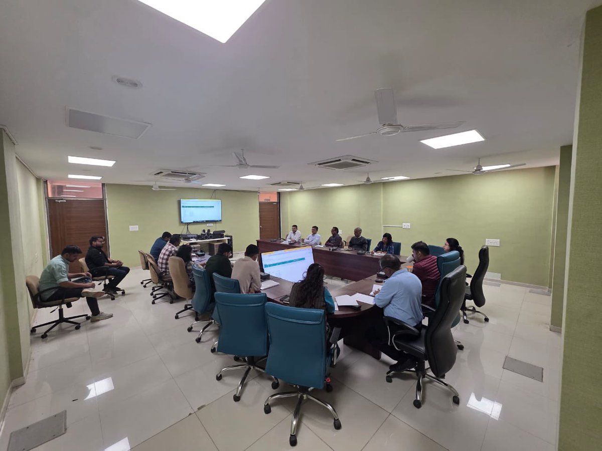 શાખા અધિકારીશ્રીઓની સાપ્તાહિક સમીક્ષા બેઠક યોજાઇ <a href="/CMOGuj/">CMO Gujarat</a> <a href="/GujPRHDept/">Panchayat, Rural Housing & Rural Dev. Department</a> <a href="/sanghaviharsh/">Harsh Sanghavi</a>