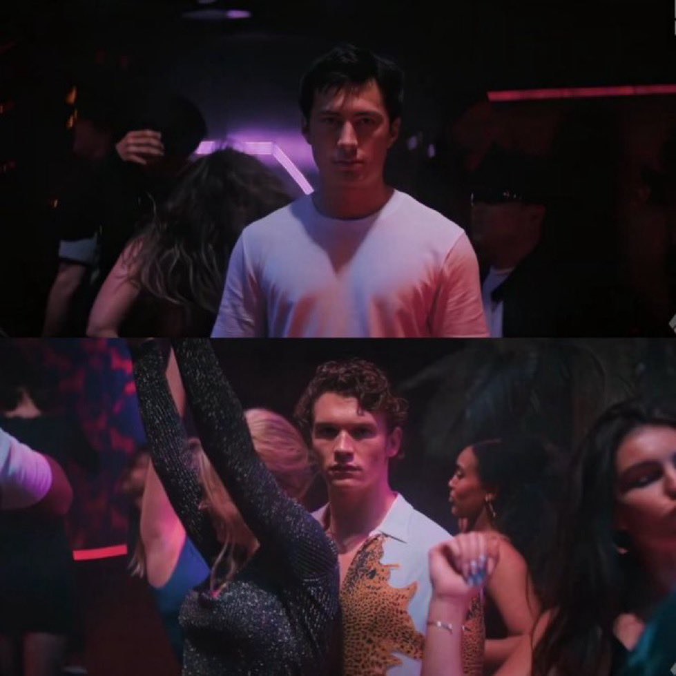 lovestruckliz's tweet image. just girls #realizing things in the club