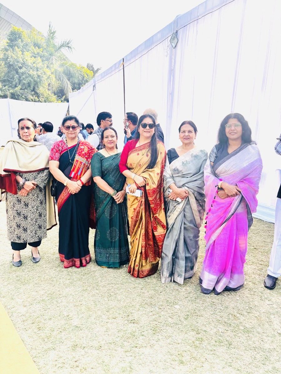 chowkidarMadhu@peace🇮🇳modi parivaar tweet media