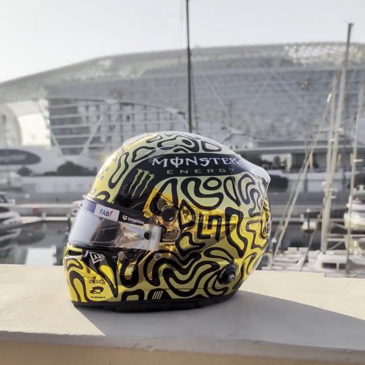 ааармянская кортеж машин лимузин пять геликов шестнадцать рендж роверов