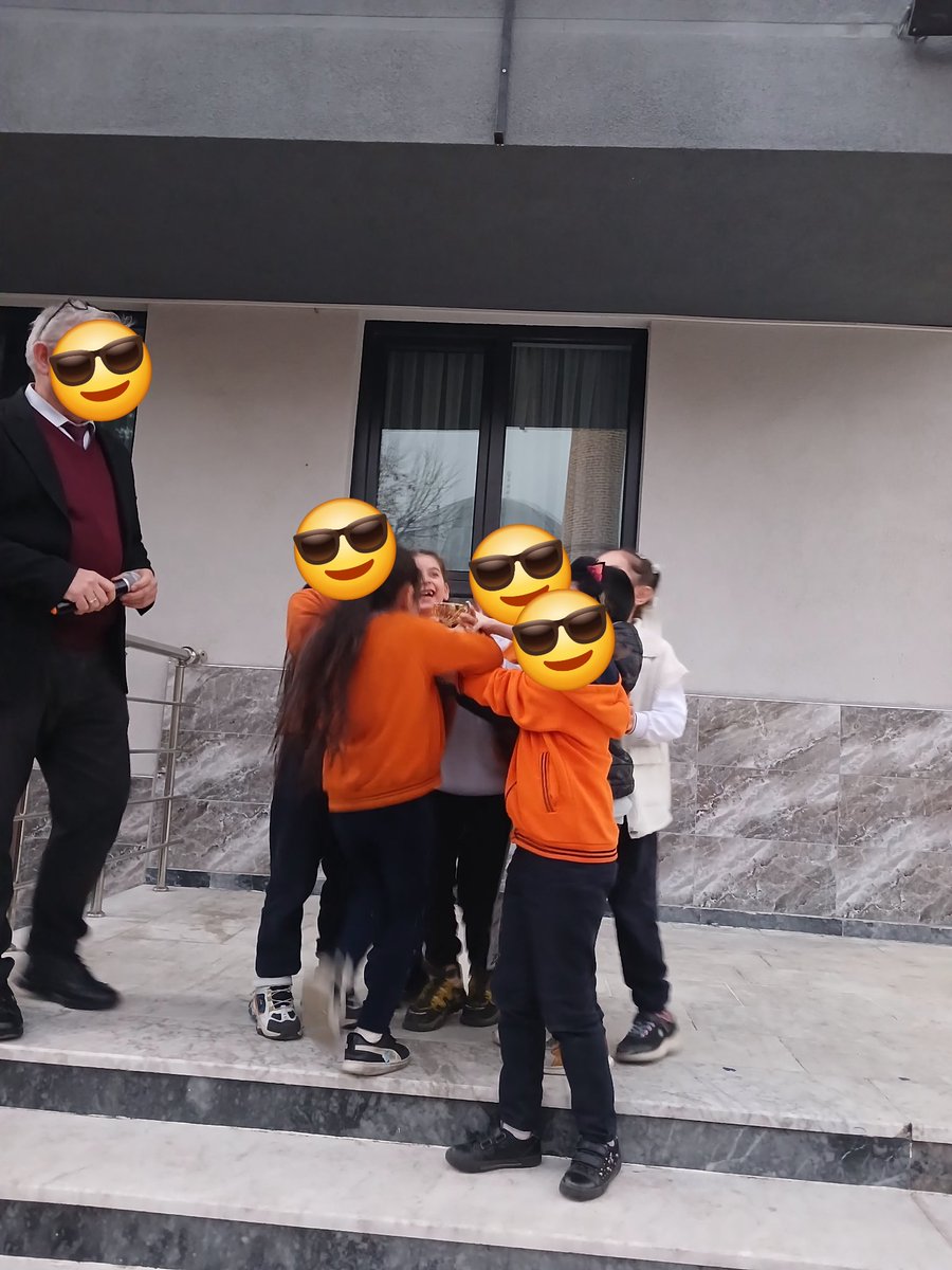 Akran Zorbalığı ile mücadele çerçevesinde yapılan Hafganın en temjz sınıfı yarışmasında haftanın 1.si 2/F sınıfı oldu.Tüm öğrencilerimizi ,öğretmenlerimizi ve velilerimizi  tebrik ediyoruz.