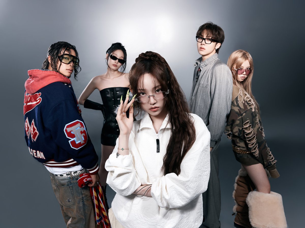 ALLDAY_PROJECT's tweet image. The 1st EP Album 'ALLDAY PROJECT'

Listen &amp;amp; Download
∙ orcd.co/ALLDAYPROJECT ∙

#ALLDAYPROJECT #ADP #올데이프로젝트
#LOOKATME
#THEBLACKLABEL #더블랙레이블