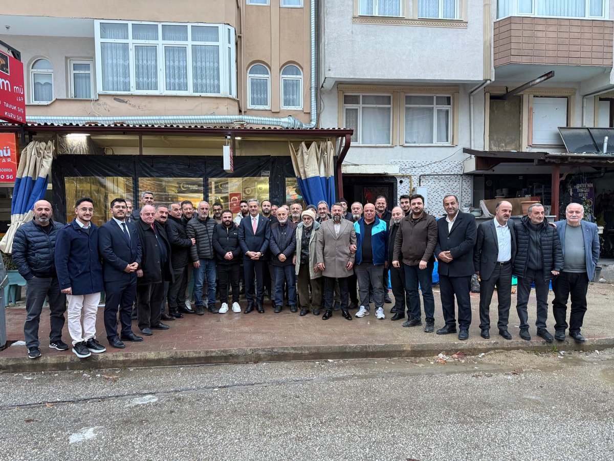 Bu sabah Arifiye Belediye Başkanımız İsmail Karakullukçu, AK Parti İlçe Başkanımız Fatih Yeşilyurt, MHP İlçe Başkanı İbrahim Sert, muhtarlarımız ve hemşehrilerimizle birlikte Arifiye Merkez Camii’nde sabah namazı sonrası çay sohbetinde buluştuk.

Samimiyetimiz ve kardeşliğimiz