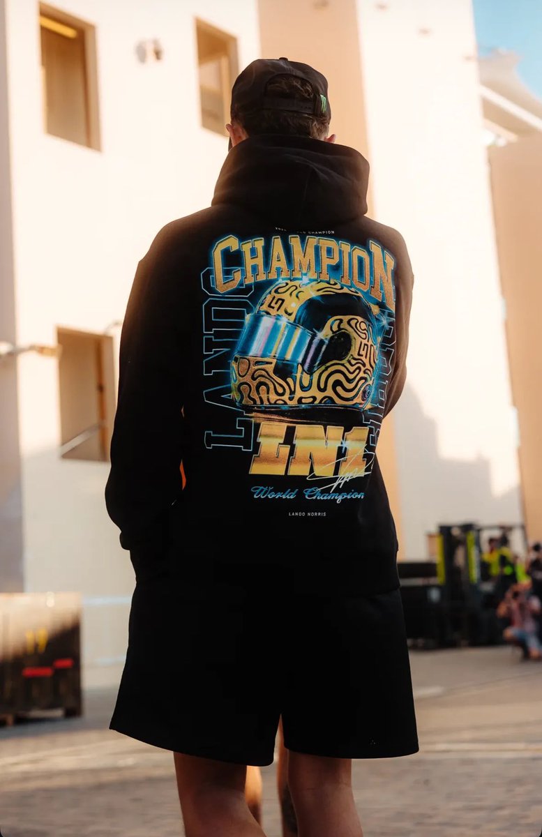 кайнда все равно хочу худи или футболку эти но не за такую цену 🫩 нравится что отдает нулевыми но для чемпионского мерча это как-то чуть-чуть не то