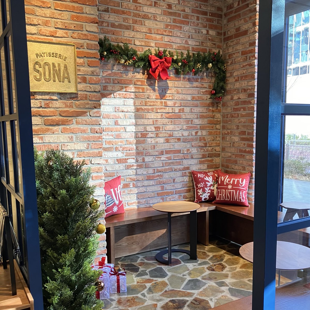 평일 오전의 파티세리소나 마곡점에서 에그타르트 편안하게 구입완료. 빵 좋아한다는 보검이한테도 사주고 싶다🩷