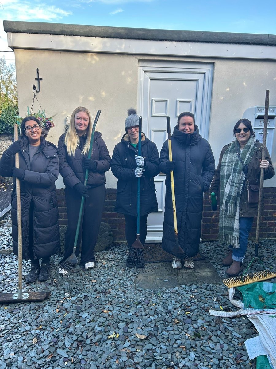 MartinTolhurst1's tweet image. 🍃Thank you Hannah, Lisa, Koren, Alice &amp;amp; Maya, who kindly volunteered their time last week at the Baby Memorial Garden🍃

It’s truly wonderful to see our #TeamTolhurst supporting Making Miracles, our charity of the year, helping to keep this beautiful space thriving for families.