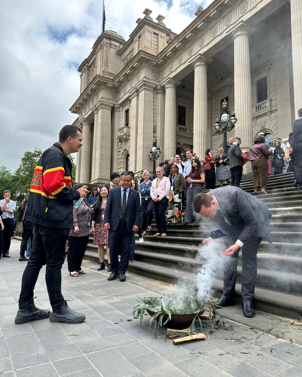 The_Indian_Sun's tweet photo. Vic's Parliament has delivered a formal #Apology to the State's First Peoples, acknowledging harms of #colonisation &amp; #dispossession. The statement, a Yoorrook Justice Commission recommend, aims to build a shared future. #TheIndianSun @JacintaAllanMP 

🔗 https://t.co/6sCpcp5Jiv https://t.co/dJXyXlav3x