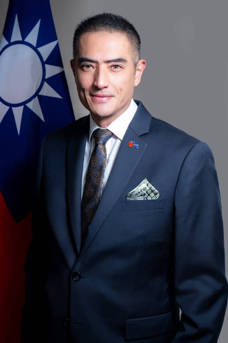 📷 Learn More about ROC(Taiwan) Ambassador Extraordinary and Plenipotentiary Herbert Hsu深入了解中華民國（臺灣）駐馬紹爾群島新任特命全權大使徐蔚民簡歷 ：
中文 (Mandarin)： roc-taiwan.org/mh/post/1675.h…
英文 (English)： roc-taiwan.org/mh_en/post/390…