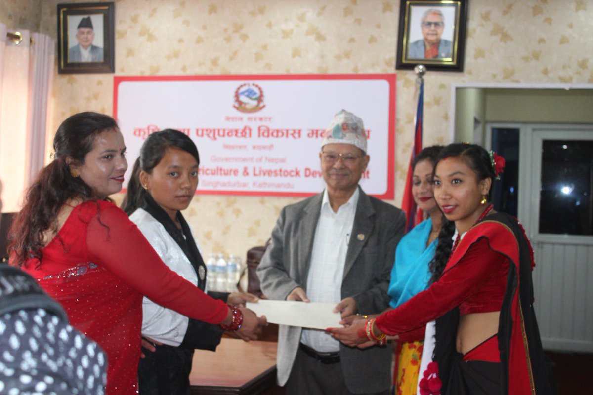 AdaptClim's tweet image. Rural women in Nepal are redefining climate leadership. Clim Adapt facilitated women leaders from 5 municipalities submit a climate justice manifesto to the #MoALD with support of @unwomennepal .
Their message: climate justice = gender equality. 💚🌍