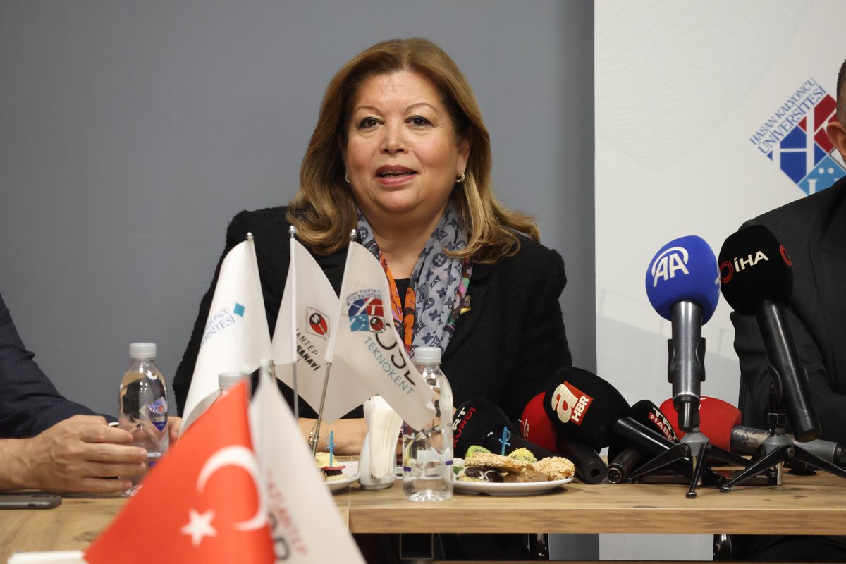 hkunv's tweet photo. 📌Hasan Kalyoncu Üniversitesi Öğrencisinden Milli Teknoloji Atılımı

Hasan Kalyoncu Üniversitesi (HKÜ) Mühendislik Fakültesi mezunu ve yine üniversitemizde yüksek lisans eğitimine devam eden Hazar Altaş tarafından HKÜ OSB Teknokent’te kurulan RİGELSAN Ar-Ge Savunma Güvenlik Teknolojileri A.Ş., yerli ve milli olanaklarla  geliştirilen ileri teknoloji çözümlerinin lansmanını yaptı. Program kapsamında; RİGELSAN–Lasersan iş birliği ile yürütülecek radar cihazları, AFAD için tasarlanan taktik arama kurtarma aracı ve FPV kamikaze drone olmak üzere toplam üç radar cihazı, iki drone ve bir taktik araç tanıtıldı.

Haberin detayları için: ⏬👇⏬

https://t.co/cslI2UWNa1

@erolozvar