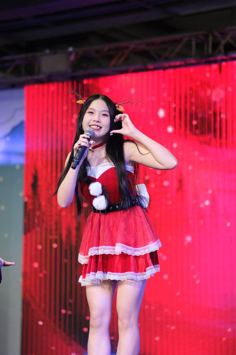 DearRaify's tweet photo. สวัสดีเดือนธันวา❄️
เป็นสเตจที่สนุกมากๆๆๆๆ มีอะไรใหม่ๆเต็มไปหมด ขอบคุณทุกคนที่มาหากันนะคะ🫶💛 เดือนนี้เจอกันทั้งเดือนแน่นอน💪
เดียร์นอเจอทุกคนอยู่นะกี้บป๊ม
ขอขอบคุณทางงาน🧚♀️ IDX : Before Christmas ด้วยนะคะ ที่มอบโอกาสให้พวกมาสร้างความสุขให้กับทุกคน🙏💛
#DearRaify #Raify https://t.co/rzZKwhp1AZ