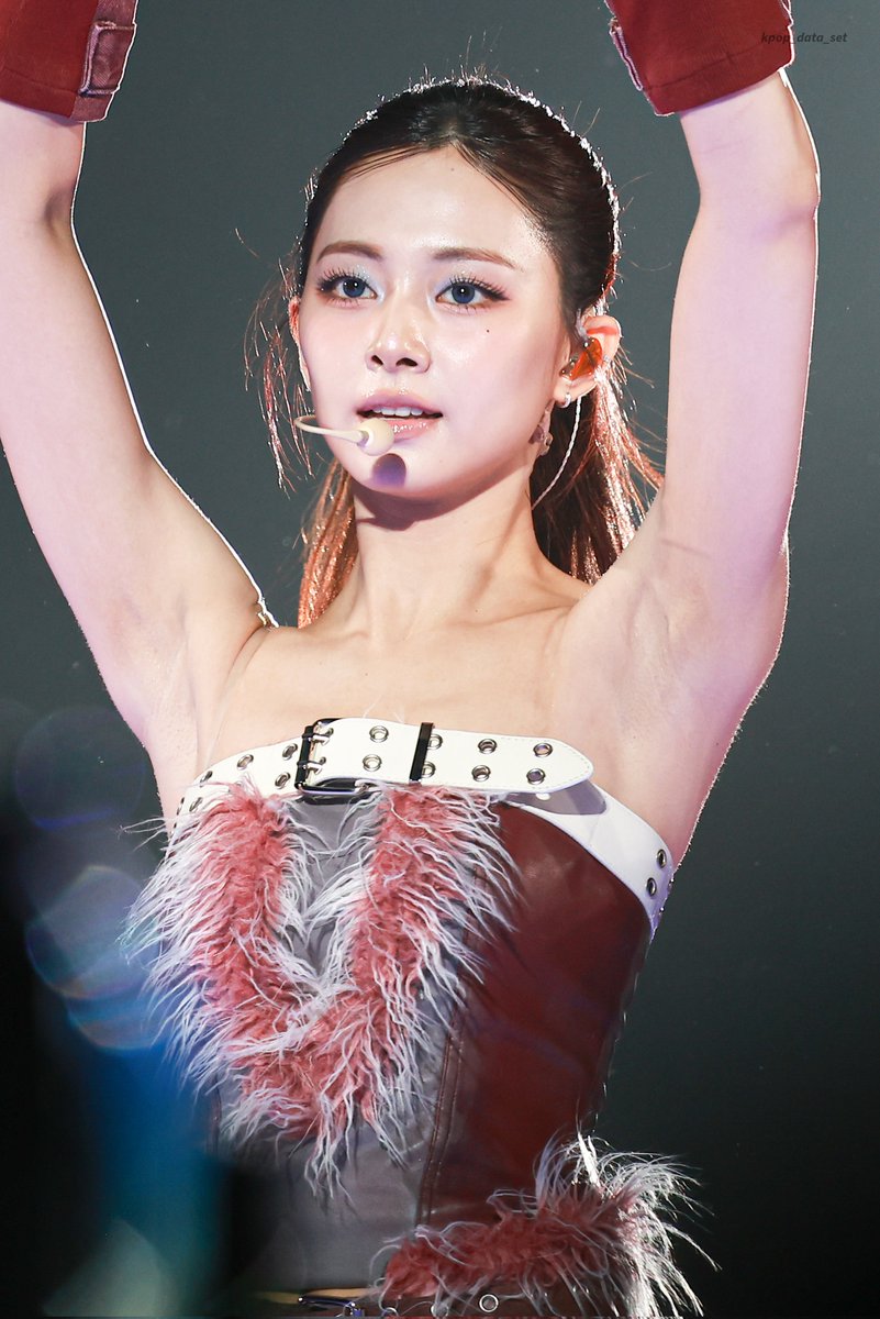 251206 Tzuyu at TWICE 6th World Tour 'THIS IS FOR' in Hongkong