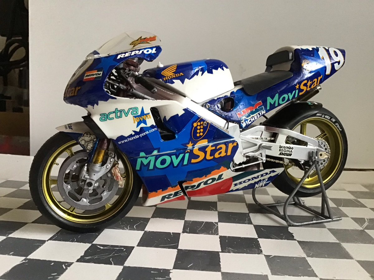 79台目、MoviStar HONDA Pons NSR500. '98でしたね。デカールのみで