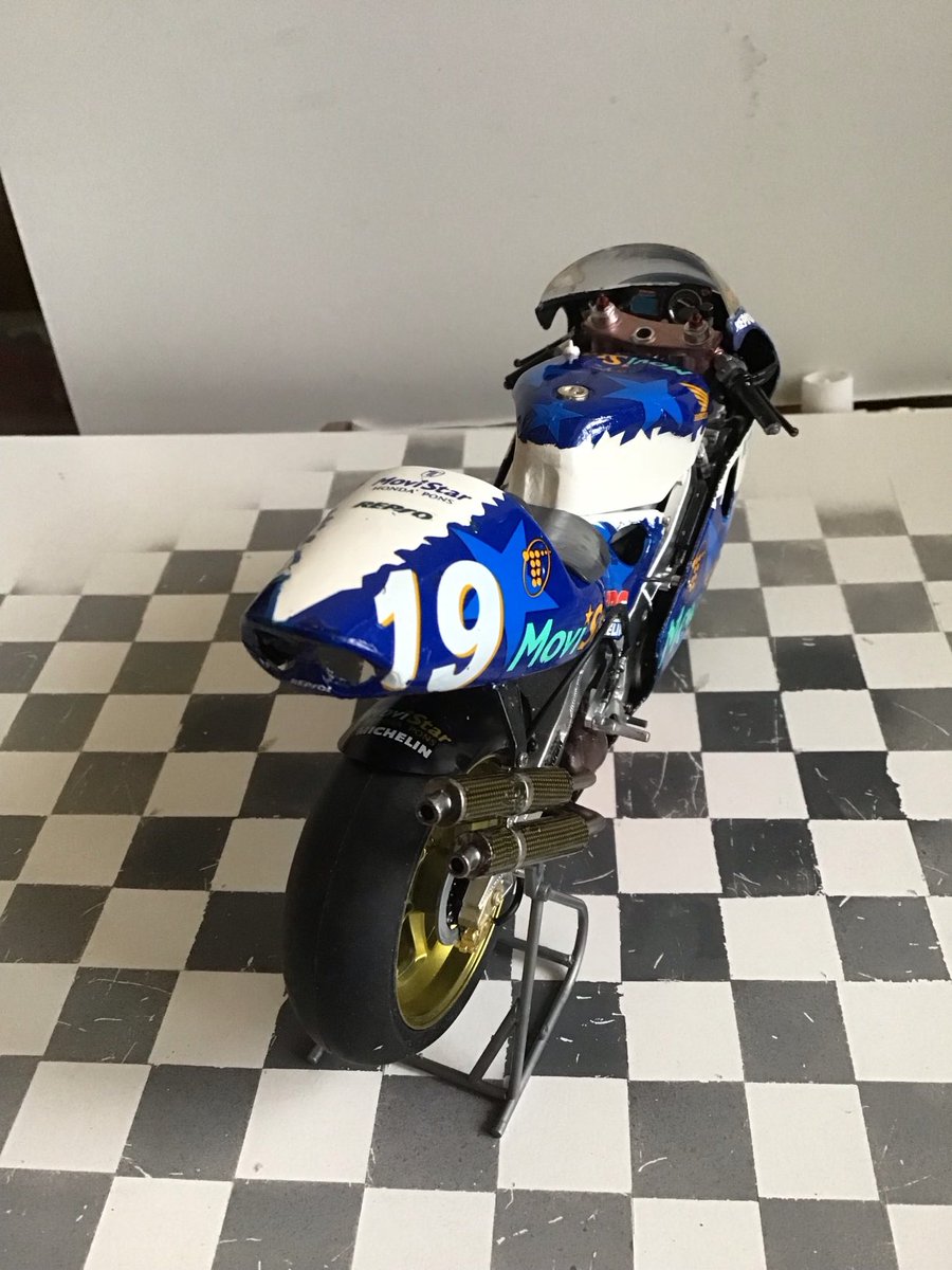 79台目、MoviStar HONDA Pons NSR500. '98でしたね。デカールのみで
