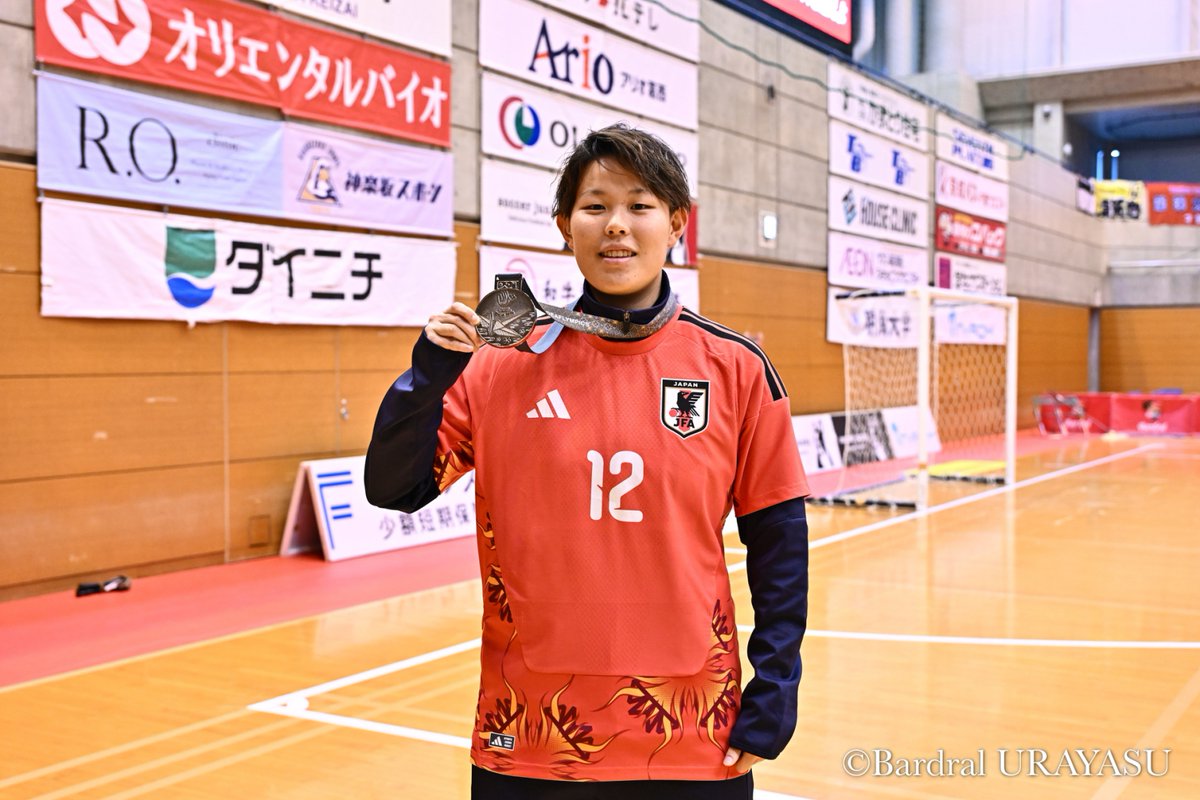 🔴イベント報告⚫️

國島佳純 選手が東京2025デフリンピック（サッカー）で銀メダルを獲得！バルドラール浦安ホームゲーム前に準優勝報告を行いました。

🔽本人コメントはこちら
bardral-urayasu.com/news/news-2181… 

#bardral
#デフリンピック 
#デフサッカー
#LasChulas