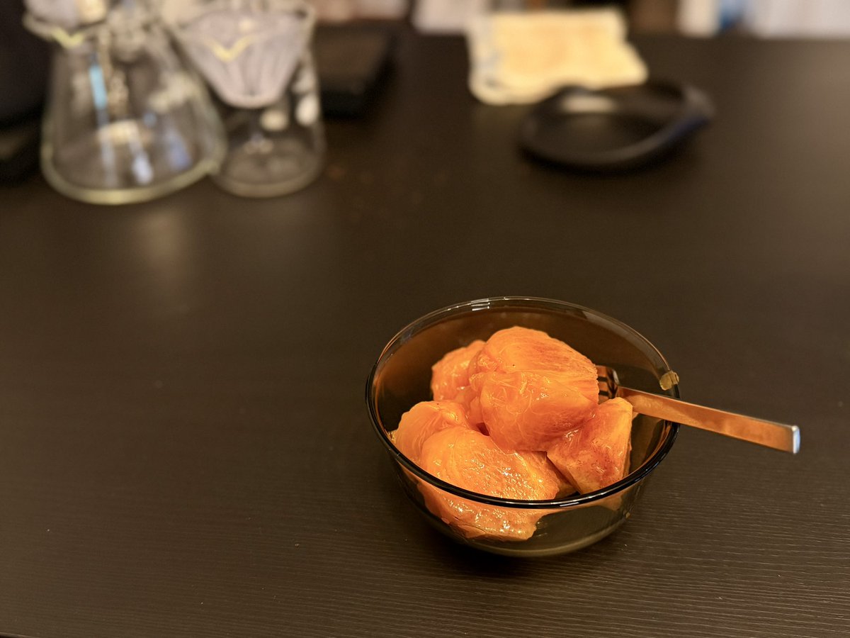 柿食えば
追熟させすぎたけどギリセーフ。コーヒーの味して美味しい〜