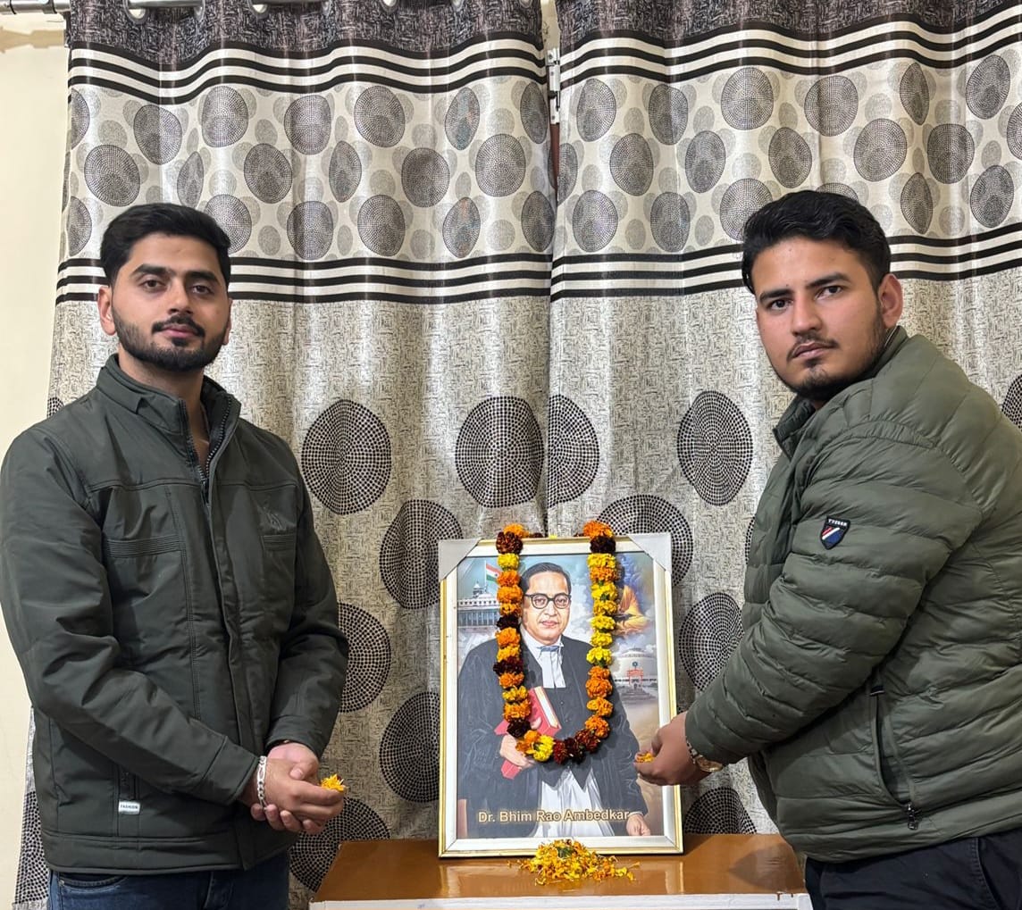 ABVP Mukerian Nagar paid tribute to Dr. Bhimrao Ambedkar on Mahaparinirvan Divas. 
State Joint-Secretary Shri Ankit Kundra was especially present.