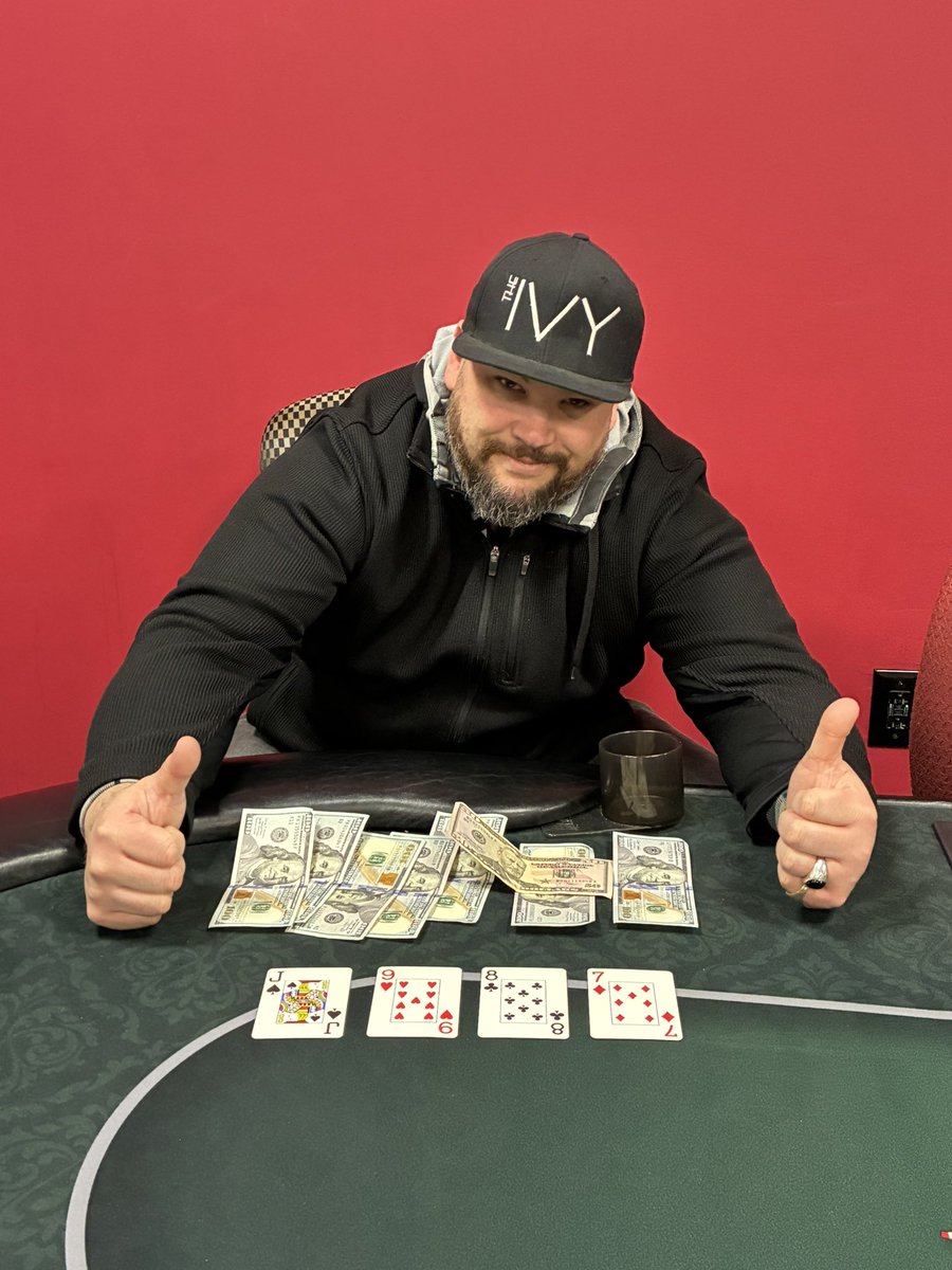 After winning pots with ❤️♣️♦️ in his first hours of play, Dustin hits the 4 Flush Frenzy with a Straight flush of ♠️ for $750 4FF jackpot!