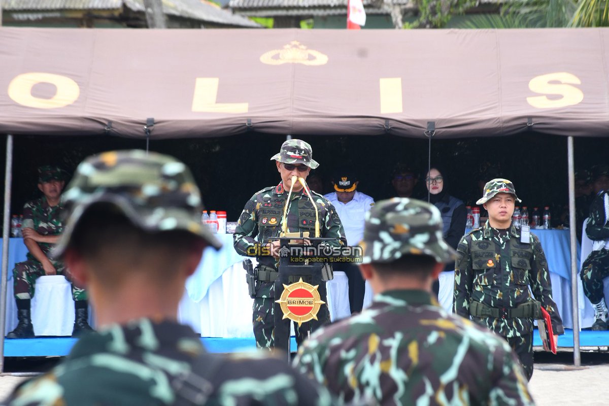 Pembinaan Juang dan Tradisi Pelopor Resimen II resmi ditutup di Palabuhanratu.

253 personel menuntaskan long march 138 km dari Depok sebagai bagian penguatan disiplin dan identitas korps.

Baca berita selengkapnya di👇🏻
web.sukabumikab.go.id/web/b/6184.asp

#ResimenII #Brimob