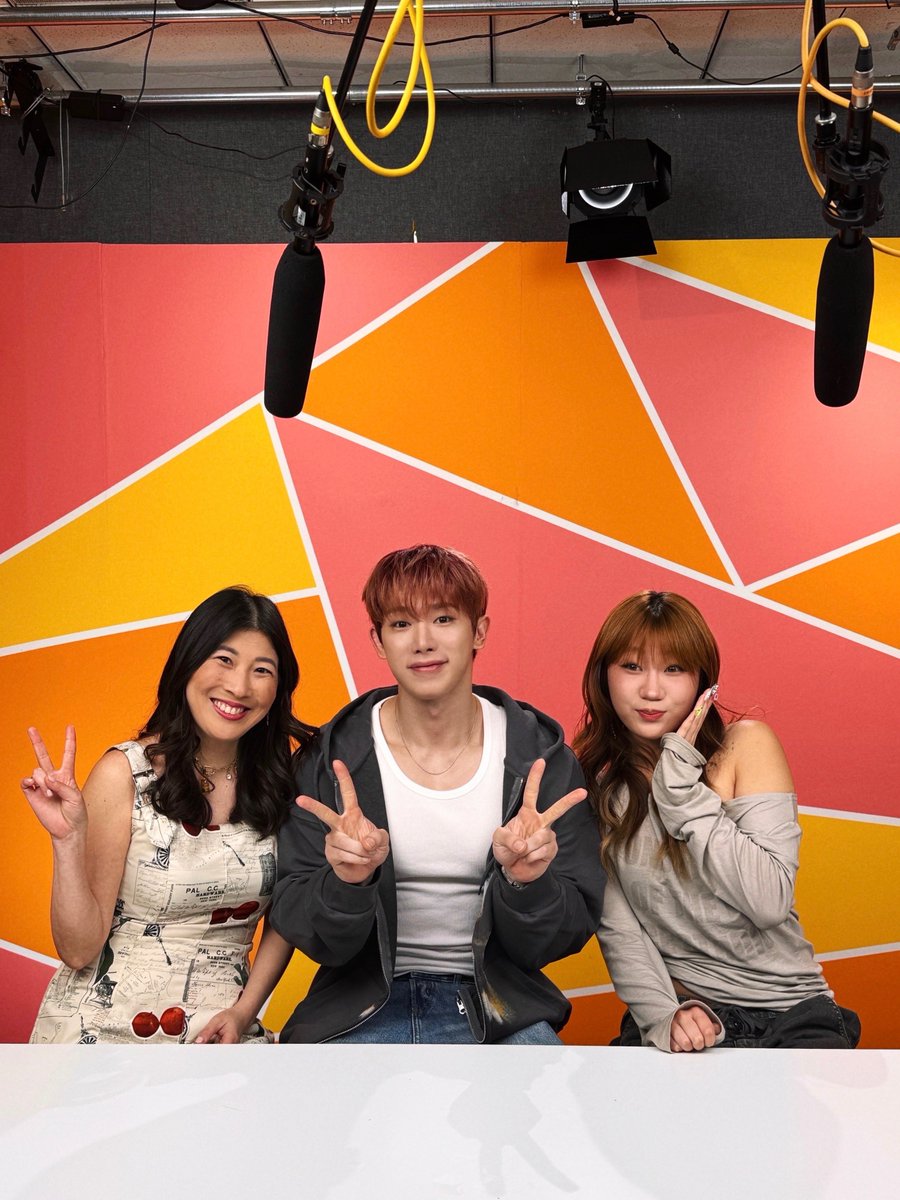 official__wonho's tweet image. [📸] #PEOPLEvsFOOD
맛있는 시카고 음식 잔뜩 먹고 왔습니다😋
너무 즐거웠어요!

I enjoyed so much amazing Chicago food 😋
Had an incredible time!

#원호 #WONHO 
#SYNDROME