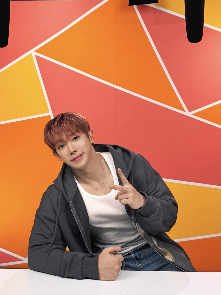 official__wonho's tweet image. [📸] #PEOPLEvsFOOD
맛있는 시카고 음식 잔뜩 먹고 왔습니다😋
너무 즐거웠어요!

I enjoyed so much amazing Chicago food 😋
Had an incredible time!

#원호 #WONHO 
#SYNDROME