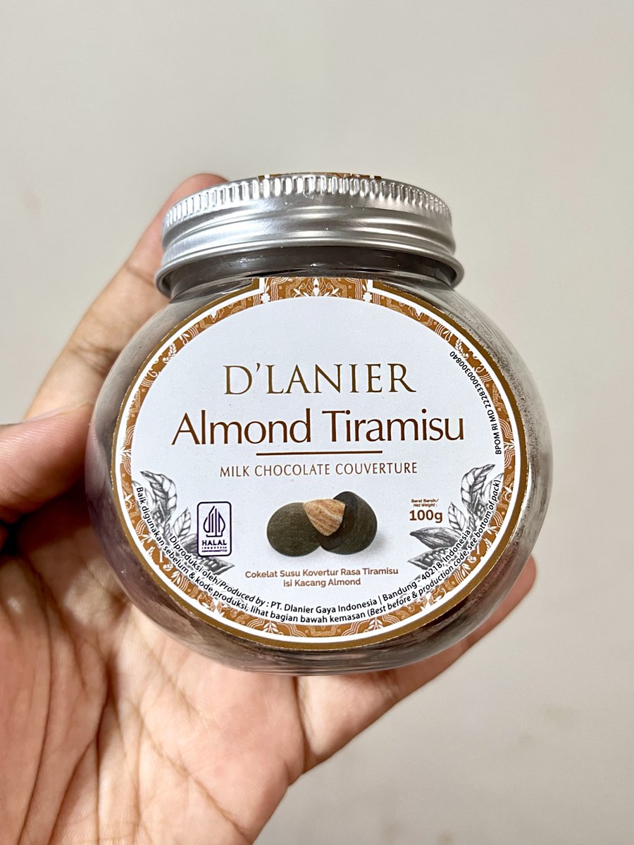 apolokacang's tweet image. BUT WAIT… indonesia actually has a local choco brand with this level too 😭☝🏼