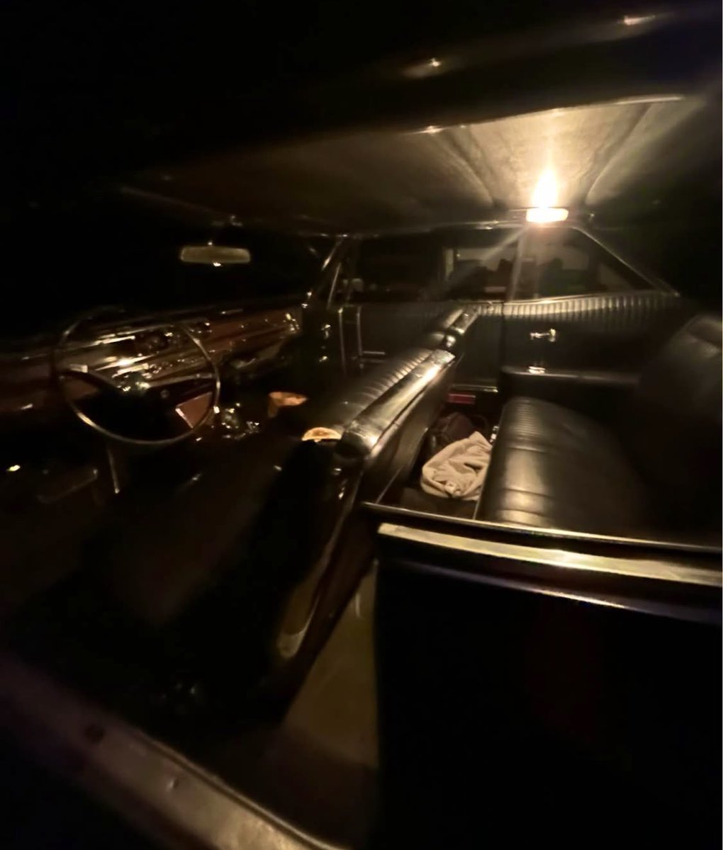 #スワガーワークス
#本日のUsedCarMarket

【1965  ポンティアック グランプリ】

カスタムされた65グランプリです！
個人的にテールのガーニッシュが最高です！

横浜港まで輸送費込みで460万円！
税金、整備、登録費別！

公式ラインも是非登録お願い致します🙏