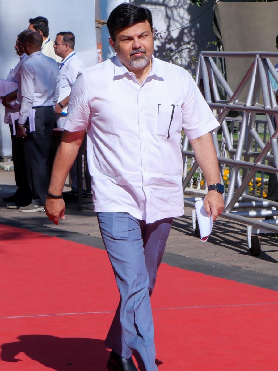 महाराष्ट्र विधिमंडळ हिवाळी अधिवेशन २०२५। दिवस दुसरा.

📍नागपूर

#wintersession2025 #हिवाळीअधिवेशन२०२५ #Nagpur #maharashtra #DrAshishDeshmukh