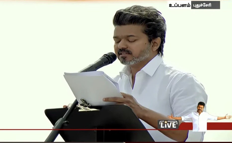 shafeeqkwt's tweet photo. விஜய் புதுச்சேரி கூட்டத்தால் நடந்த 2 நல்ல விசயம்.

1.இனி விஜய் கூட்டங்கள் தனியார் மைதாங்களில் மட்டும் எத்தனை பேருக்கு அனுமதி வாங்கறானுகளோ அத்தனை பேரை மட்டும் QR code பயன்படுத்தி அனுமதிக்க வேண்டும்.

2.காவல்துறை அதிகாரி புஸ்ஸி மூஞ்சி மேலயே உங்களாலதான் 40 பேரு செத்தாங்கன்னு சொல்லிட்டாங்க.

டேய் தற்குறி @TVKVijayHQ