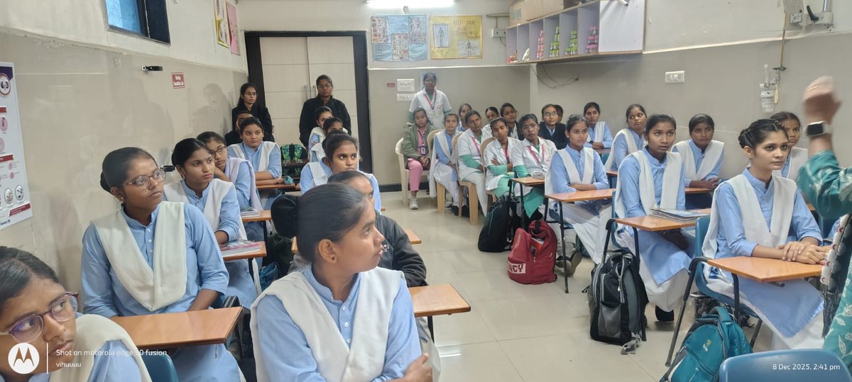 MayaNursing's tweet photo. Hygiene is wealth! ๐ช๐ Students attended an eye-opening seminar on maintaining hygiene in college life! ๐ Let's make a conscious effort to stay clean, healthy, and happy! #HygieneIsKey #CollegeLife #HealthMatters https://t.co/oy2huirabY