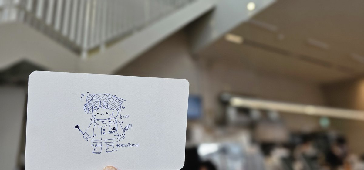 드뎌 와본 촘피!!
아주버님(?)도 보고~ 음식도 맛나욧!!!
그리고 넘 귀하게 <a href="/bora7cloud/">⋆.˚⋆ ˚｡⋆୨୧˚보라구름‧₊ ⋅ ˚✮⁷</a> 님 그림도 받았어요!  넘귀엽자나♡
다시 한번 감사드려용 :)