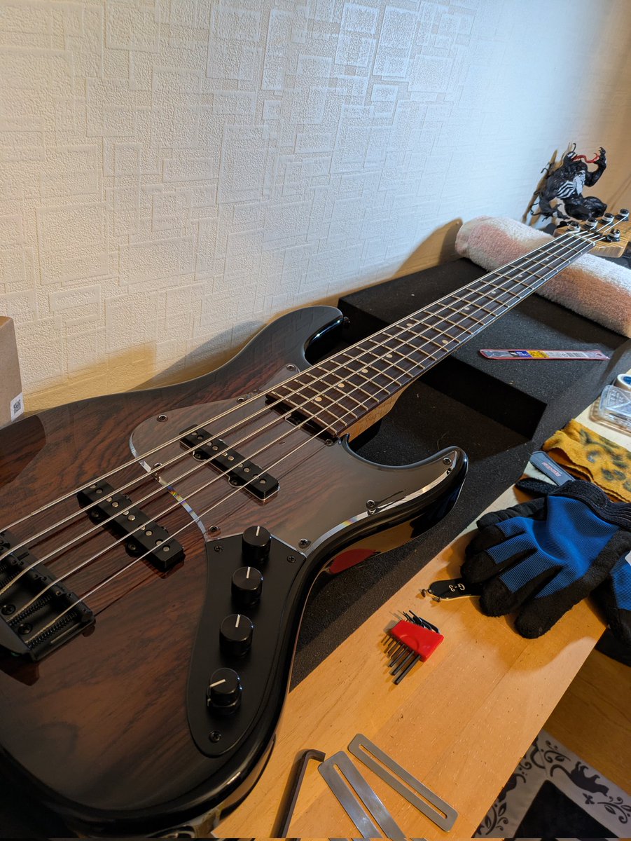 足元も組んだしベースにも少し慣れたからドラマーと曲決めてスタジオ入ったりベーシストとお互いの弾き比べしたりとかしてみたいな。
あと減量前にもう少しバンドマンと飲みたい！